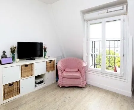 شقة Studio Canal Saint Martin باريس